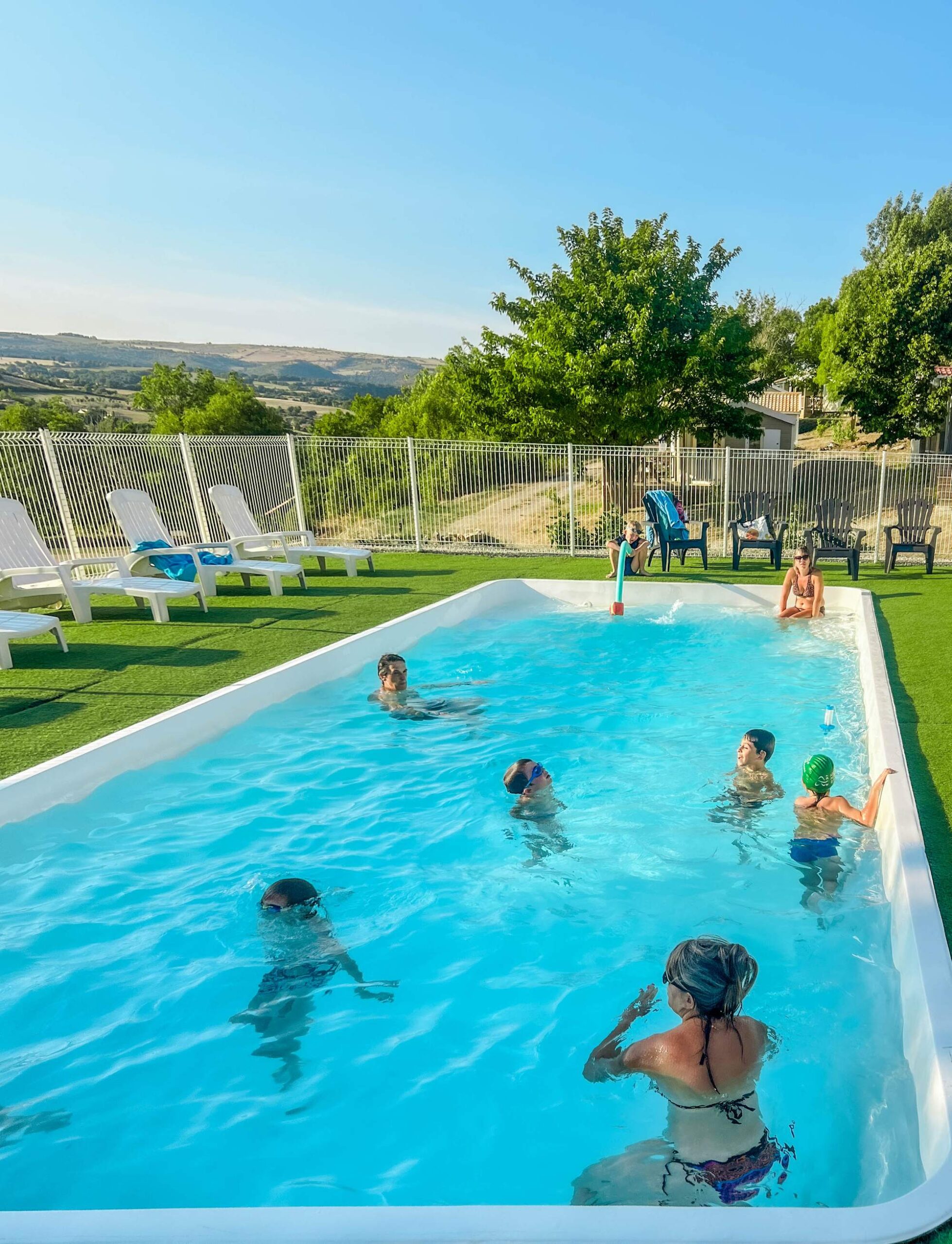 camping piscine saint georges de luzençon